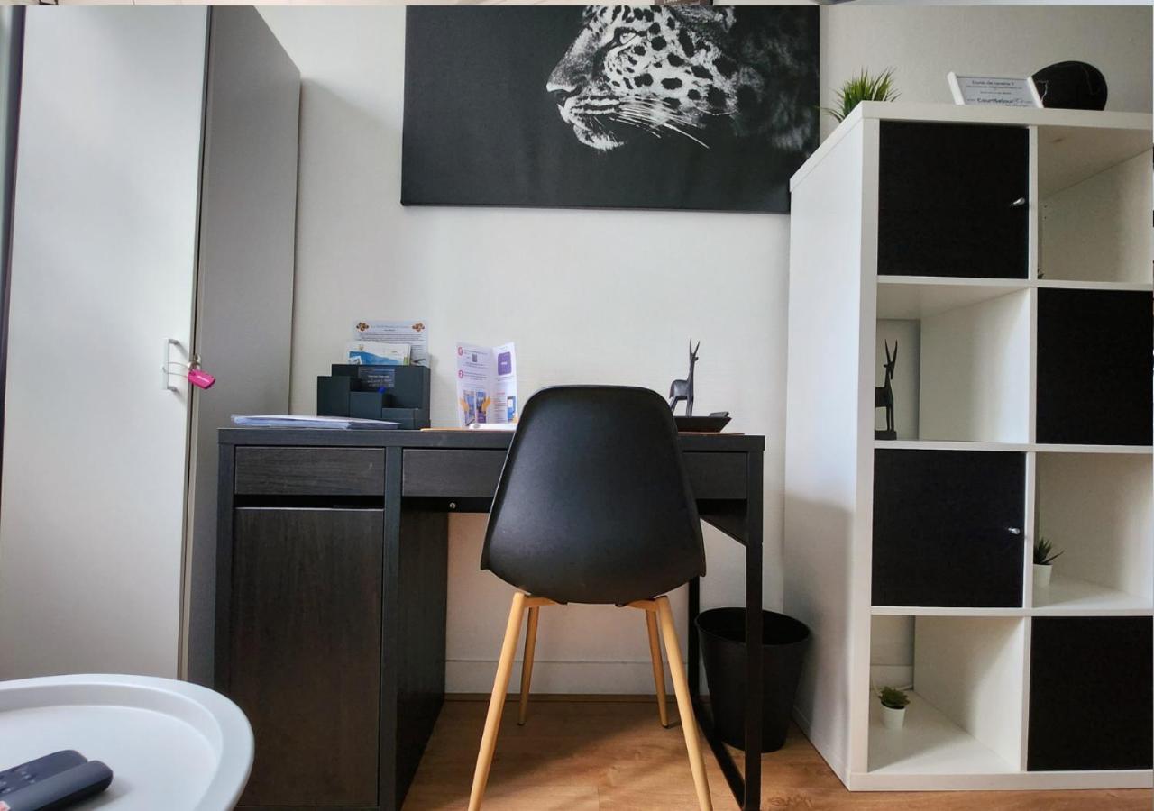 Appartamento Le Safari - Parking - HyperCentre - Hopitaux - Arrivée Autonome Tours Esterno foto
